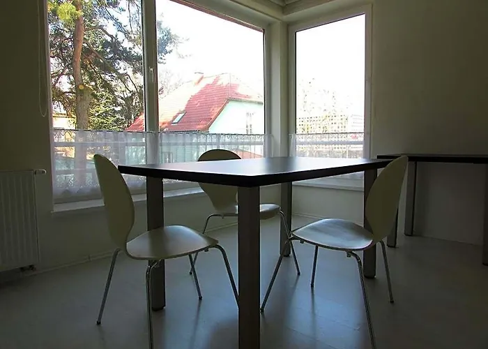 Martin City Stay - Elegant Apartment With Private Parking