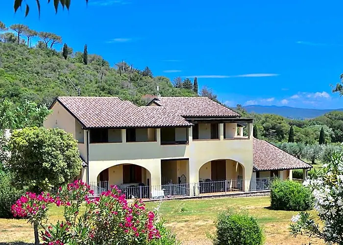 Apartments 4 Beds, First Floor With Private Outdoor Area, In Residence With Swimming-Pool