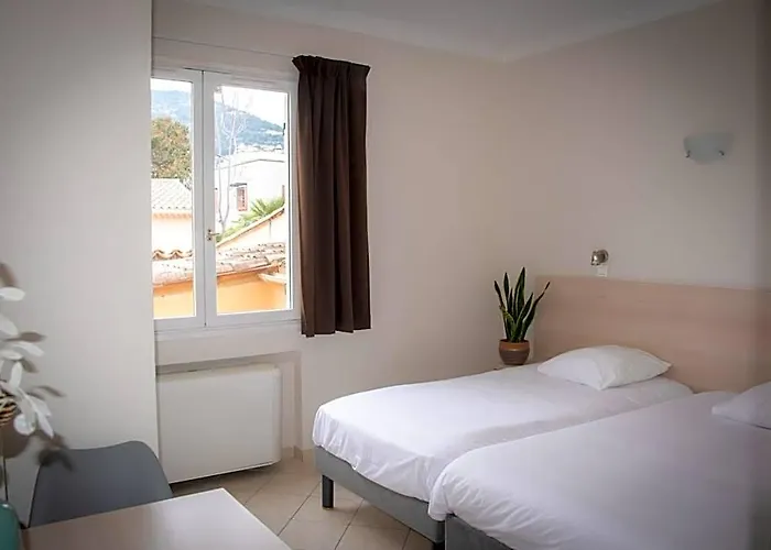 Hotel Et Appartements Reine D'Azur