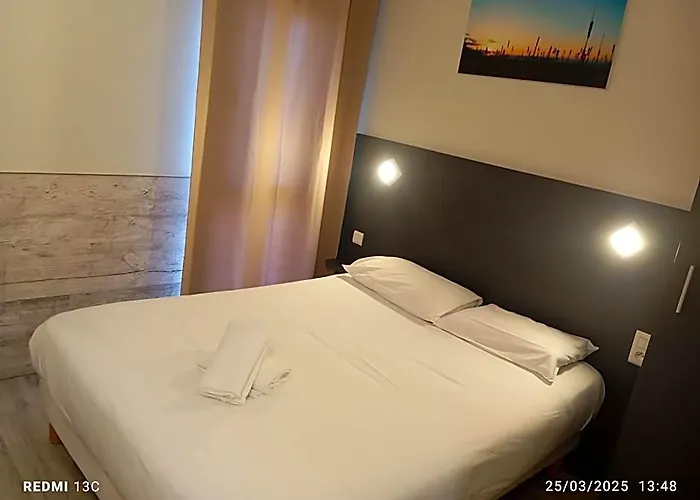 Logis Hotel Acotel Avignon Nord