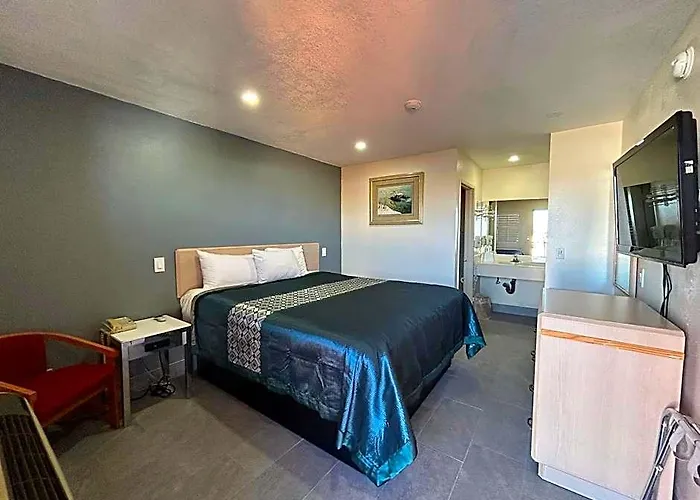 California Inn Hotel And Suites Adelanto Us 395