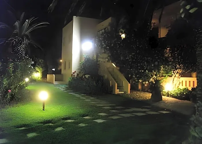 Almyra Apartments & Suites