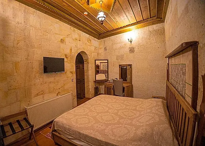 Pietra Cave Suites