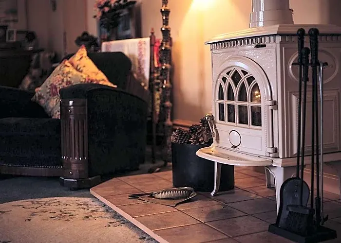 Strathbourne Accommodation - Hamilton House