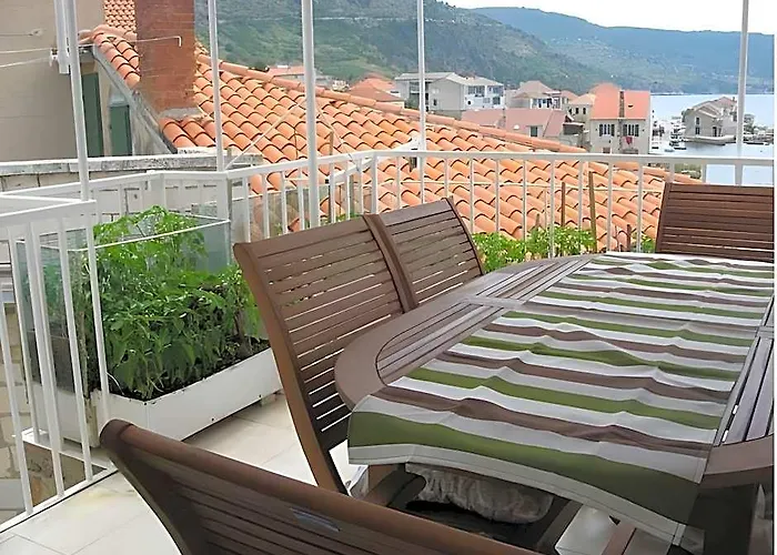 Komiza Provita Guesthouse