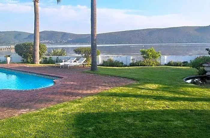 Point Lodge On The Waters Edge