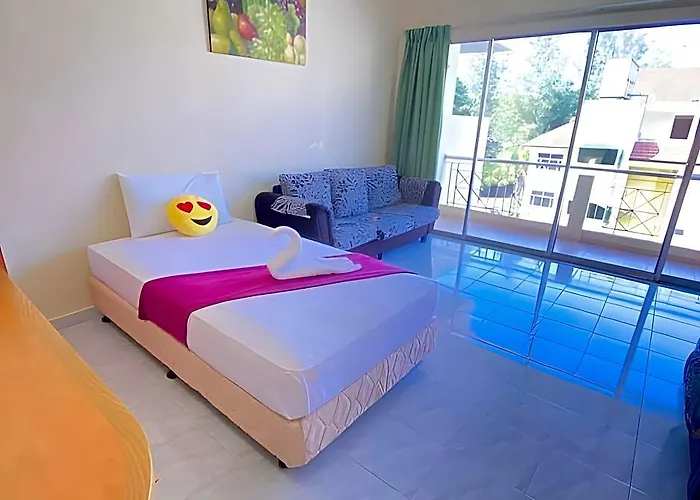 Teluk Batik Holiday Apartment