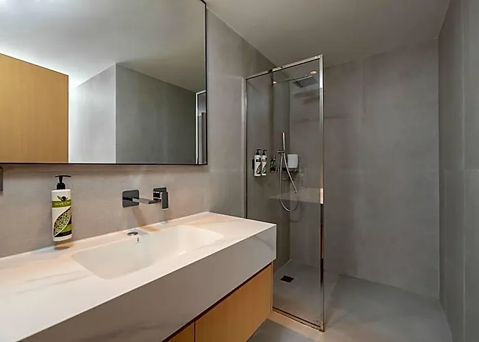 Nikos Hotel