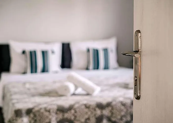 Sea Sailing Apartments