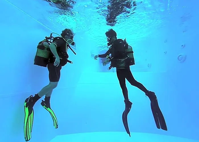 Santa Cruz Dive House - Padi Centre