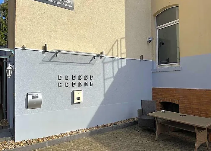 Doppelzimmer-Bad-Kuehlschrank-Parkplatz-10