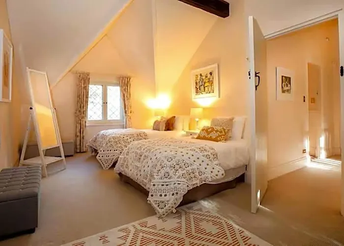 Frogwell Hollow Immerse Into An Idyllic Fairytale