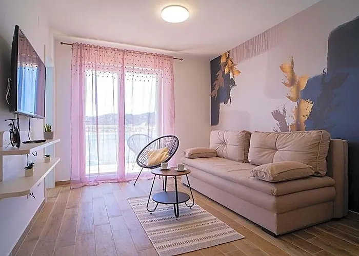 Laurel Apartments