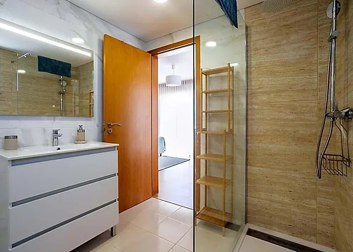 Fresh & Breezy Tavira Apartment