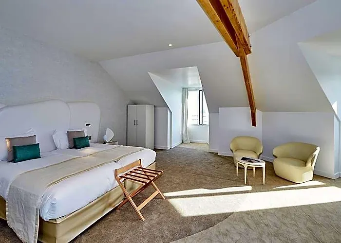Hotel Suites La Cigale