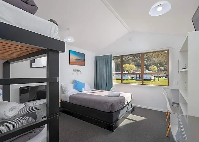 Kaiteriteri Recreation Reserve Cabins