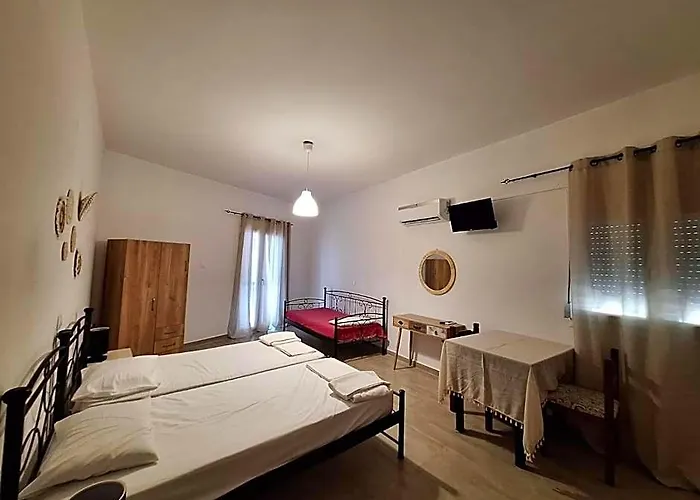 Nikos Hotel