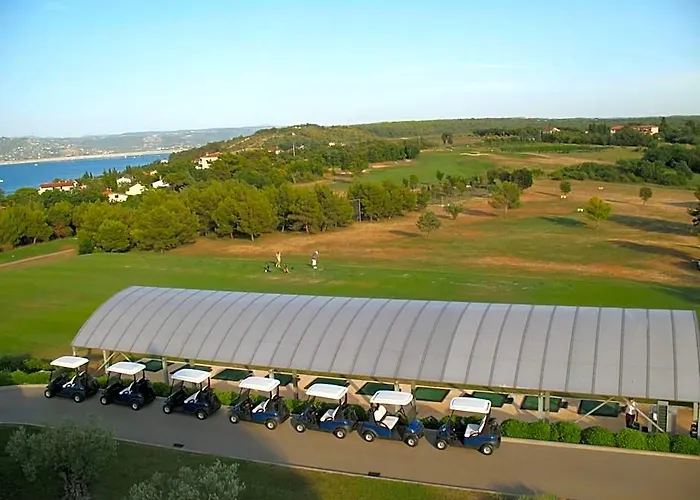Skiper Apartments & Golf Resort