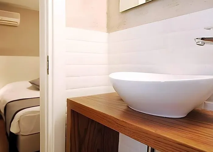 Marine Heights Suites Hotel