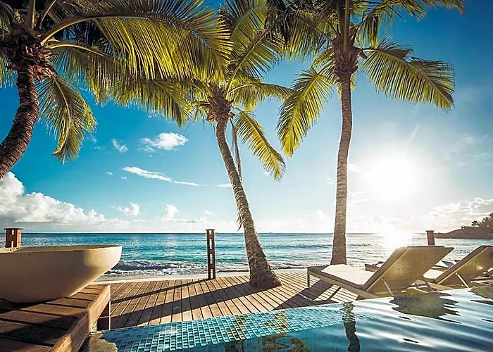 Carana Beach Hotel