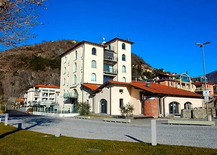 Golfo Gabella Lake Apartments