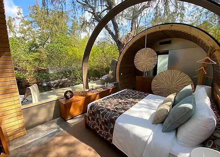 Bubble Lodge Ile Aux Cerfs Island