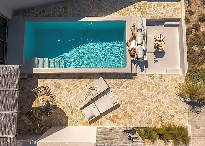 Solus Suites Milos