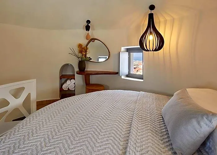 Aecon Suites
