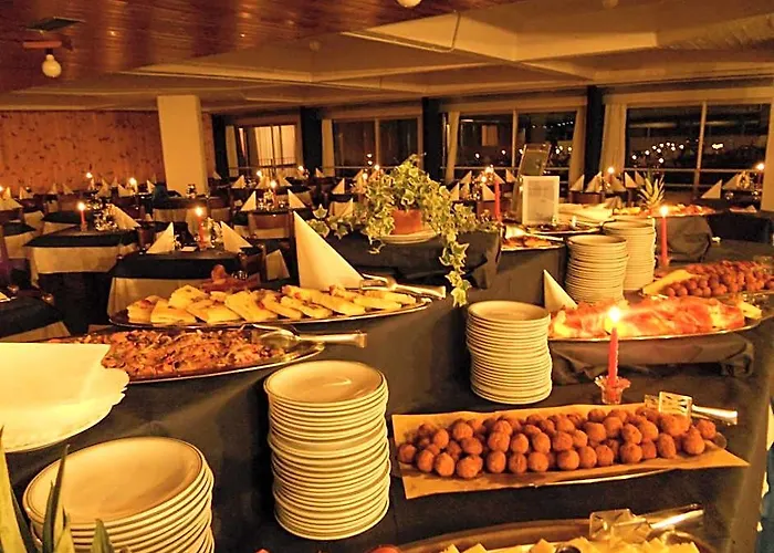 Th 1400 Hotel