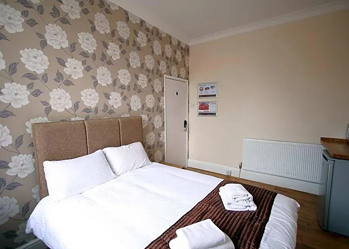 Central Studios Gloucester Place by Roomsbooked