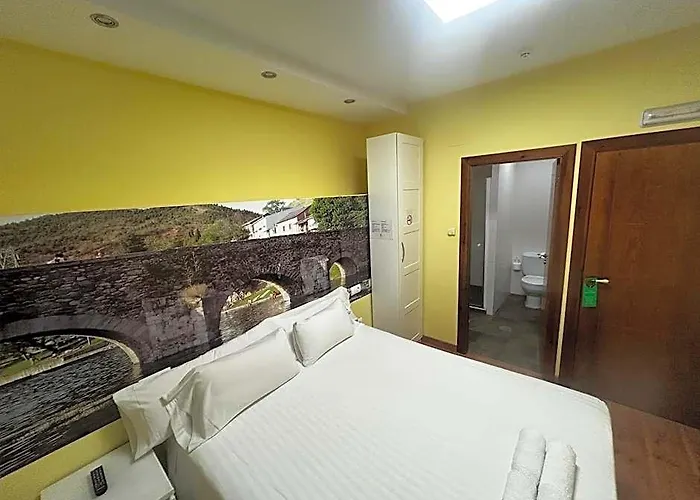 The Way Hostel Molinaseca -Grupo Rosa Azul