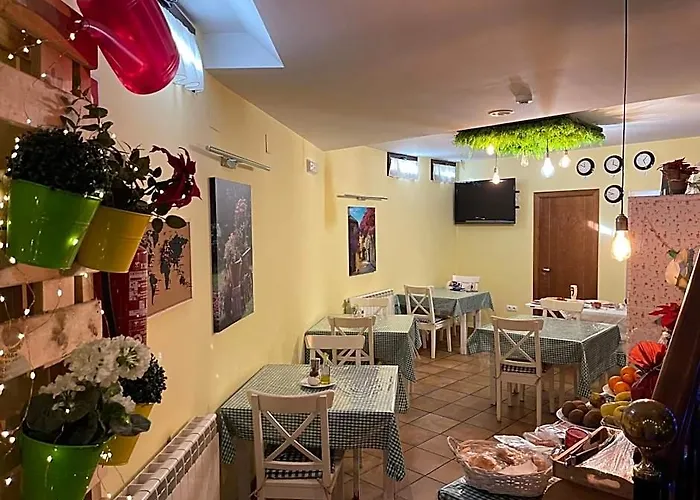 The Way Hostel Molinaseca -Grupo Rosa Azul