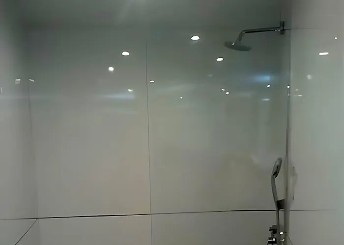 Jona Room Split