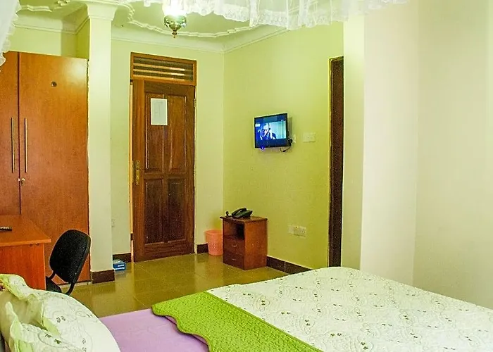 Tropical Suites Hotel