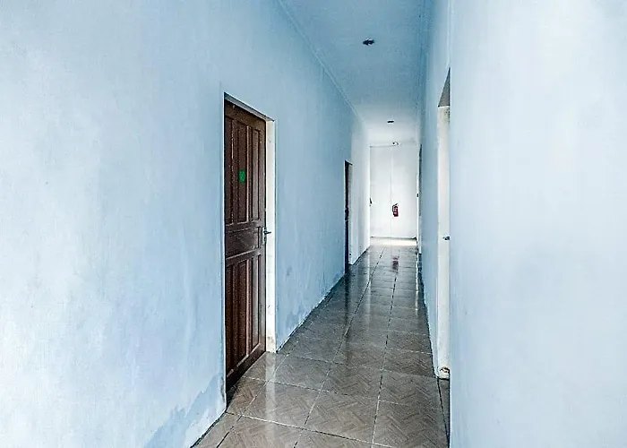 Oyo 1906 Zhafira Guest House Syariah