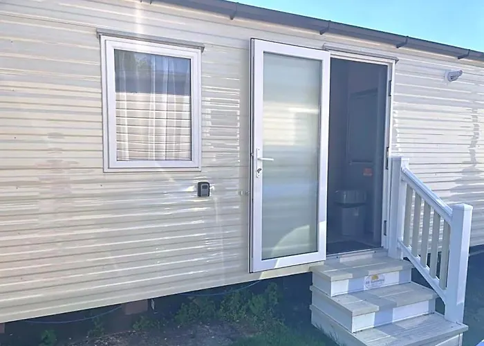 J2 Static Caravan At Fairway Holiday Park