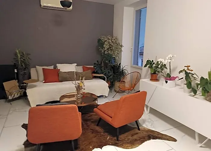 Alpinias Bed And Breakfast