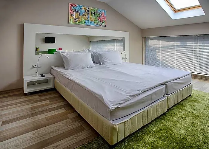 Executive Rooms And Suites Play