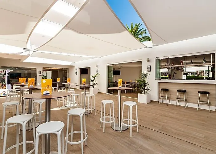 Apartamentos Globales Lord Nelson