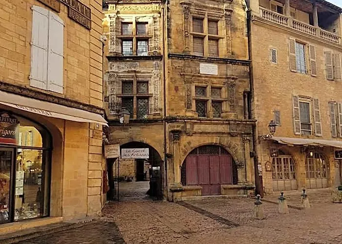 Hôtel Confort Le Moulin Rouge