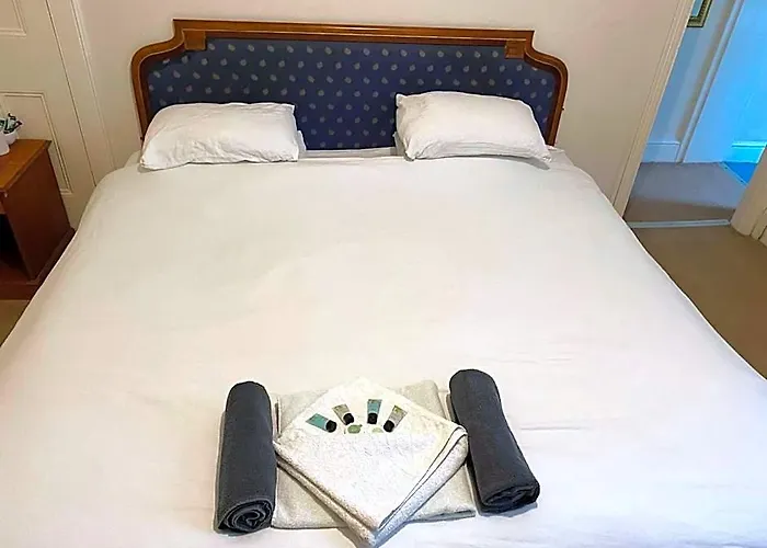 The Royal Victoria & Bull Hotel