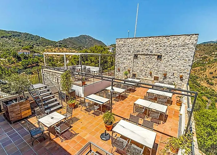 Hotel Castillo De Monda