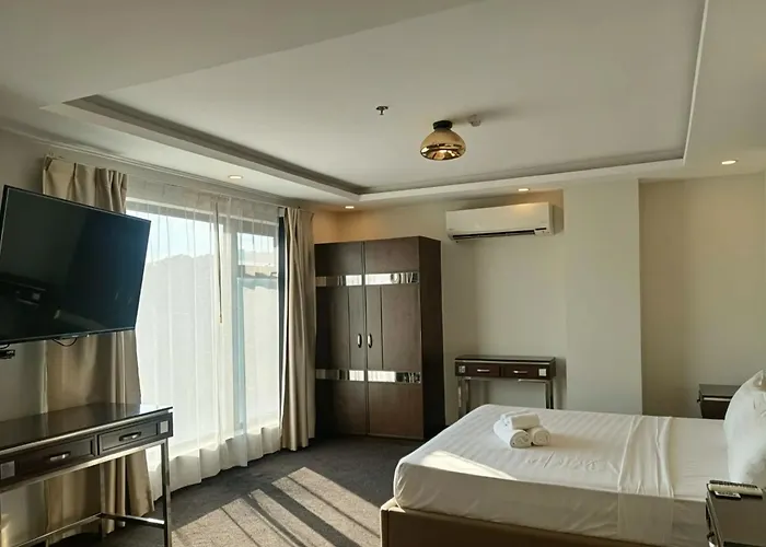 Fields Palace Hotel