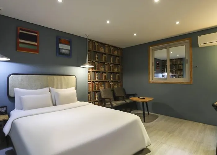 Hotel H2