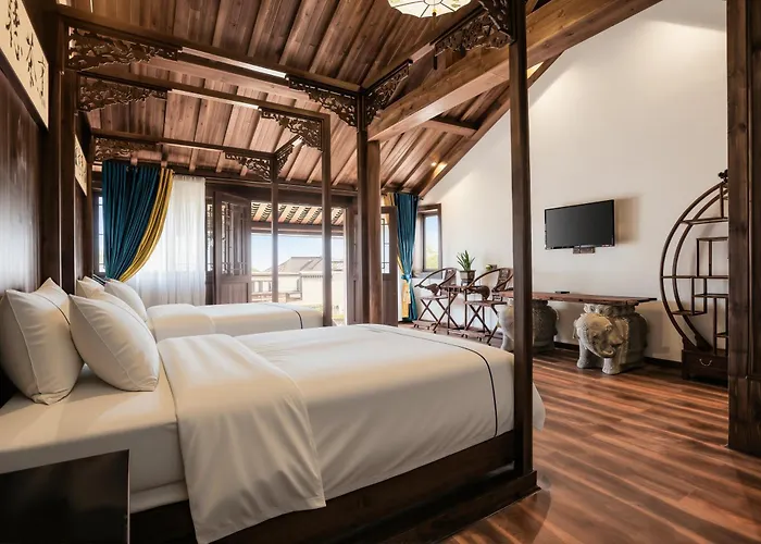 Qingxi Zen Courtyard Retreat --A Peaceful Sanctuary Blending Historic Charm With Zen Aesthetics In The Heart Of The Fenghuang Ancient Town