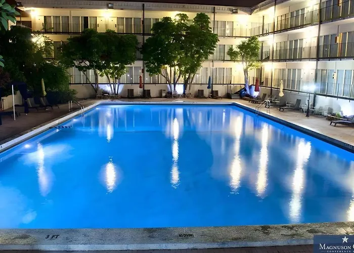Magnuson Grand Conference Hotel