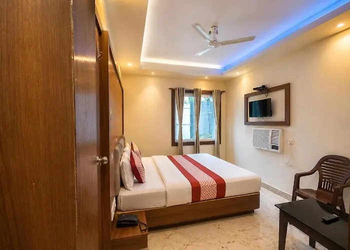 Goroomgo Sai Sandpiper: Beachfront Retreat Near Puri Temple