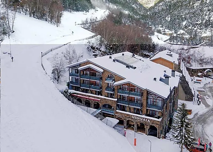 Hotel Crest