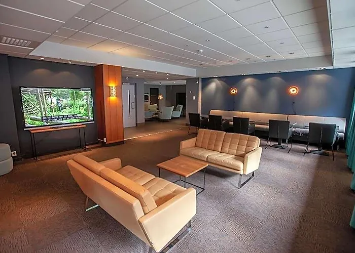 F2 Hotel