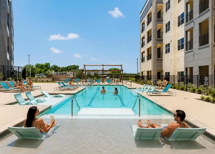 Upscale 1Br Pool&Gym Utsa Centrally Located!